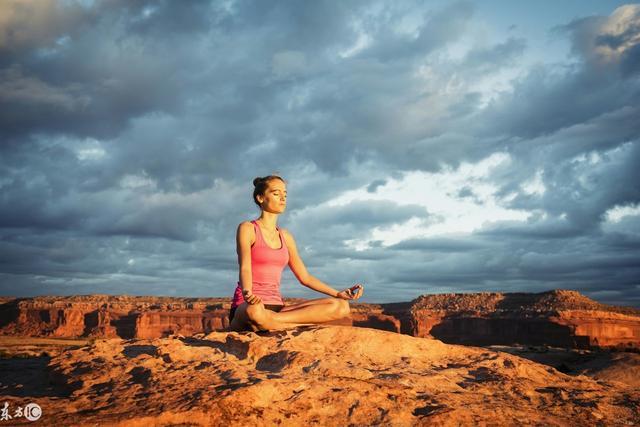 心理学家: 孤独的人很聪明, 独处的人很优秀!