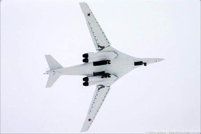 中国要抓紧了!俄战略轰炸机试飞,轰20何时出现