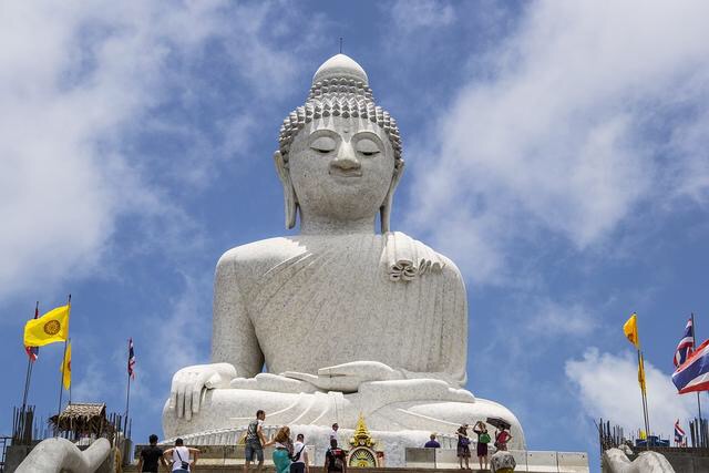 泰国这座寺庙供奉着中国济公！是包容还是讨好中国游客？