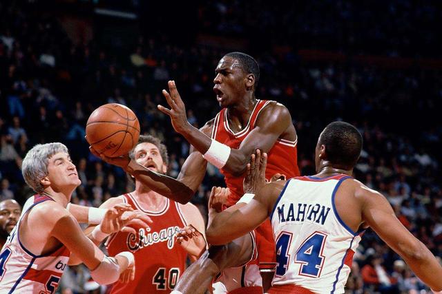 NBA场均上场时间排名:AI场均41分钟令人尊敬