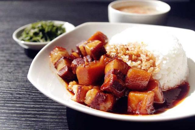 红烧肉盖浇饭图片高清图片