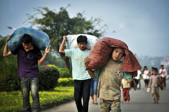 实拍: 中缅边境的缅甸难民真实生活, 和中国同族