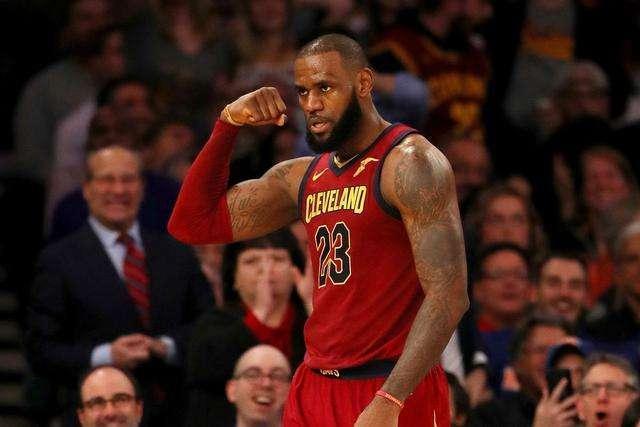 詹姆斯9次单赛季总得分超过2000分!仅次于乔