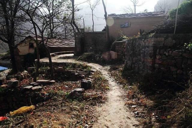 我毕业后月薪两万, 要回农村娶没文化的女人做