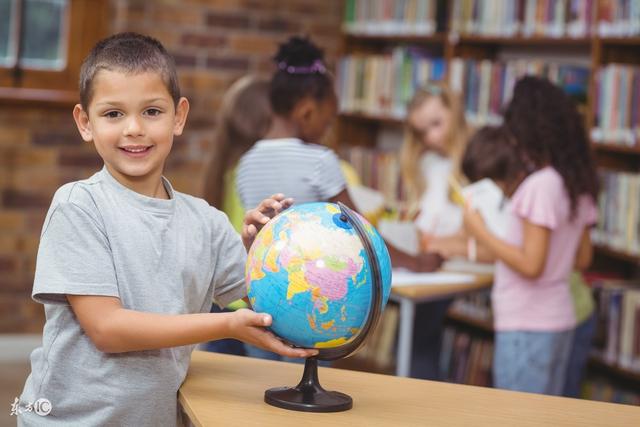 孩子上课老爱说话怎么办?四个方法,帮爸妈解决