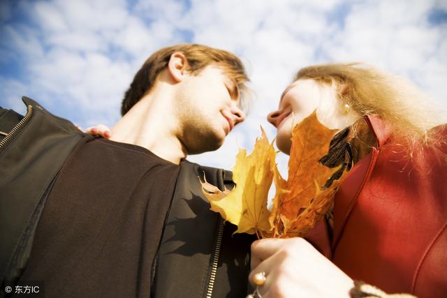 原生家庭不幸福对恋爱影响 缺乏安全感女生表现