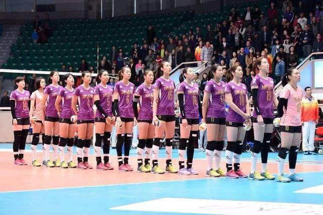 天津女排有日本教练和美国体能师指导