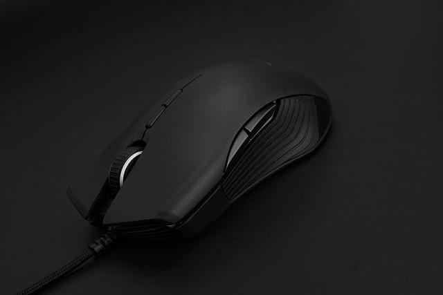 堪比人形外挂的韦神,吃鸡选择什么鼠标?!