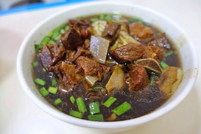 挹江门旁的这家镇江面馆开业13年,的确有一套