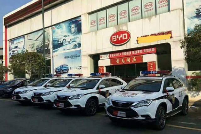油耗5升,加速4.9秒,比亚迪做警车超跑也害怕!