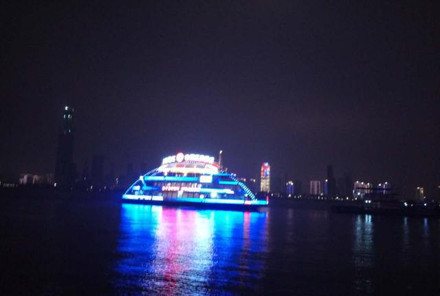 武汉最繁华胜地安静看夜景,动心长江之岸汉口