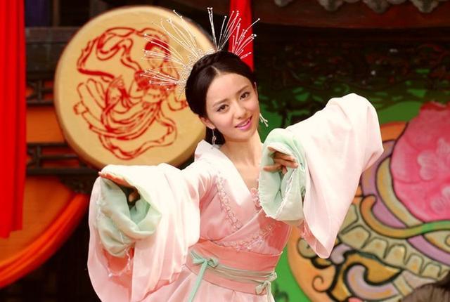古装剧跳舞的女明星, 将舞蹈跳出广场舞的感觉