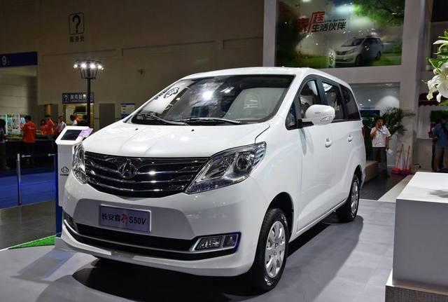 这款车仅售4.58万，性价比完爆宝骏730，居家拉货比五菱有面子