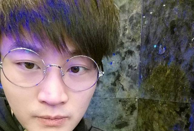 炸姐ADC直播遭遇断网、停电