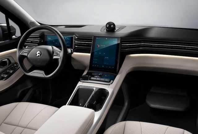 搞事情!马云投资上汽,刘强东蔚来ES8将上市,小