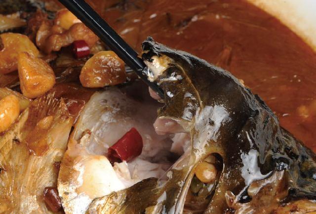 鲤鱼身上哪一部分的肉最好吃 这块肉形如月牙