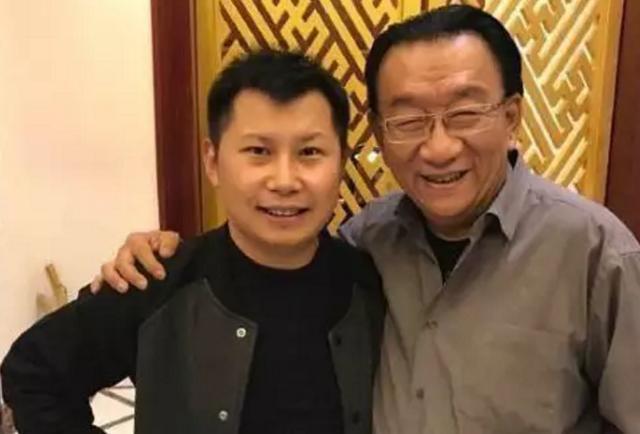 何云伟的3任妻子，不仅有颜还有料，网友直呼：不公平！
