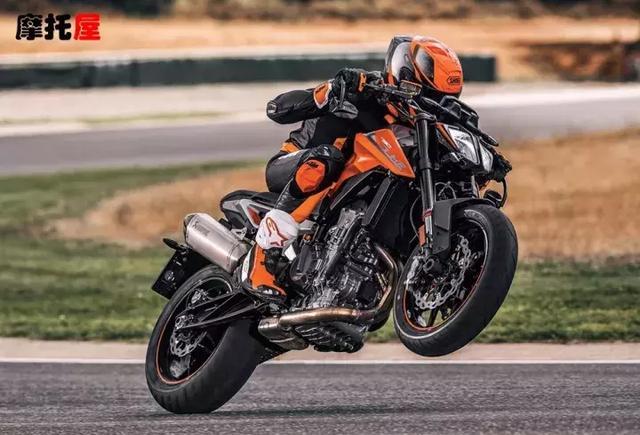 KTM790玩双缸,杜卡迪玩四缸,贝纳利推750,聊聊有趣的新车