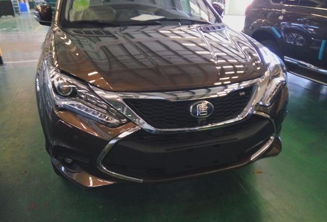 比亚迪唐新款实拍，七座哦！