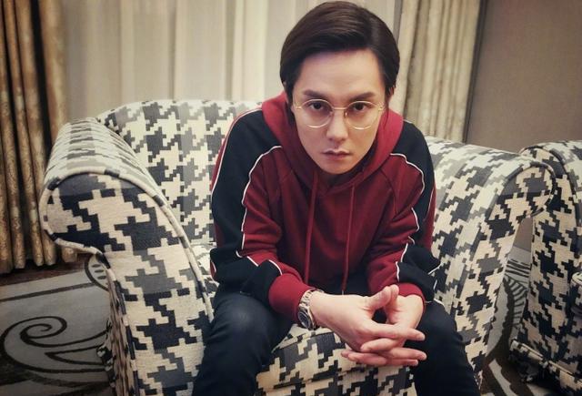"一剪梅"尹正发帅照,网友:好期待你演个斯文败类