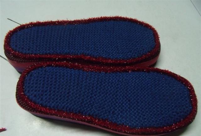 宝妈一步步教您编织双色毛线拖鞋,上手太简单