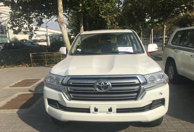 18款酷路泽4000现车图片