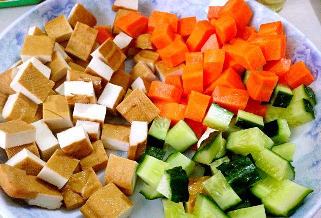 鸡脯肉怎么做好吃,尝试一个这样的做法,简单好