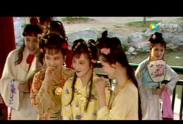 红楼梦:刘姥姥真不简单，二进荣国府王熙凤便让她给女儿取名