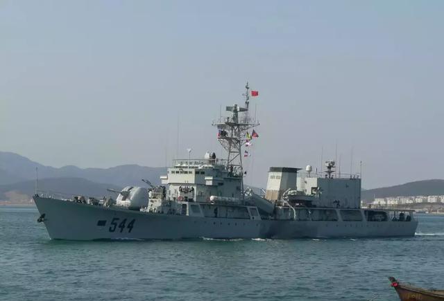 侃军情|中国海军战舰为何要换舰名,这艘护卫舰3年换了2个名字