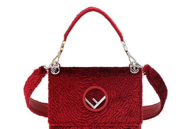 Fendi最新标志手袋,完爆LV!