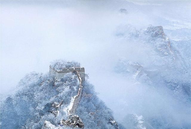 《沁园春·雪》
