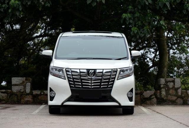 北汽瑞丽道达V8因为外形酷似埃尔法所以被称为本土“埃尔法”