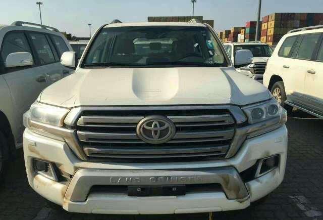 新款丰田兰德酷路泽天津港大量现车 陆地巡洋舰港口大幅度优惠