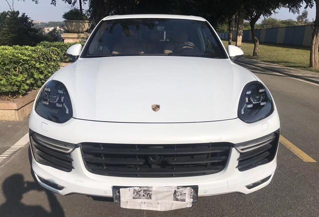 这车70多W拥有 2017款保时捷卡宴 4.8TURBO 白色棕内