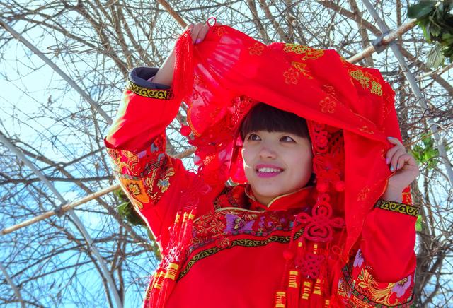 东北人大花轿娶媳妇 所有习俗都在这儿了!