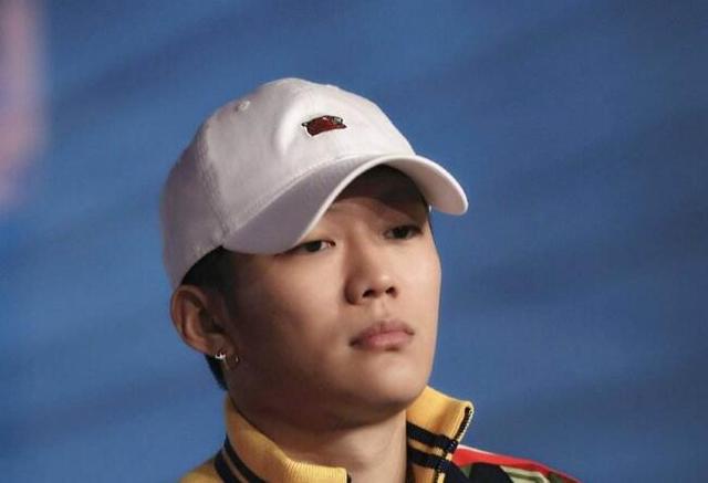 PGone曾在微博上骂黄子韬傻逼,而黄子韬的回