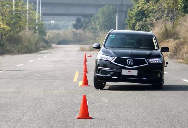 这台7座SUV实测油耗仅6L多，却能7.27秒加速到100km/h！