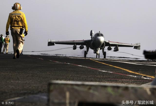 航母遇到台风怎么办?会被吹翻吗,看来你担心多