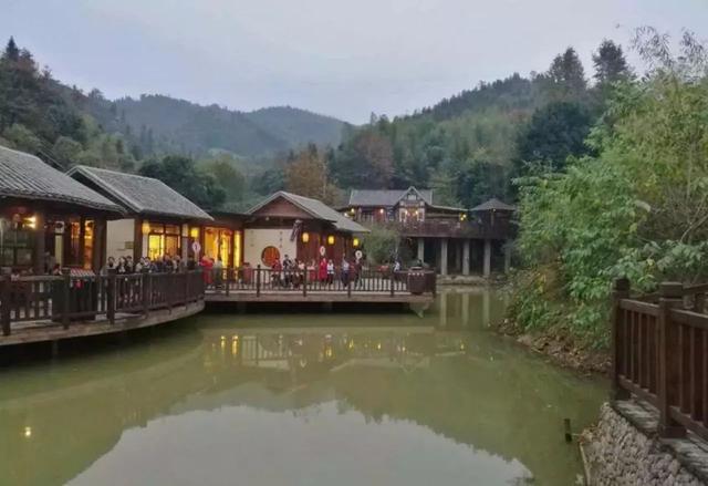 赣州龙南关西围屋图片