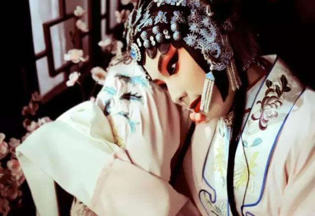 清朝时期有种特殊的职业,上下班不能穿衣服,但