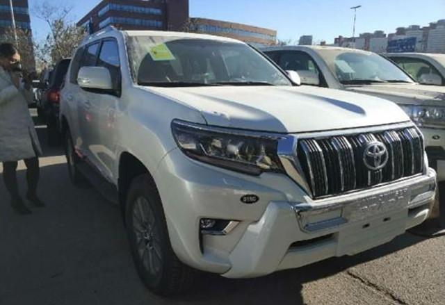 全新普拉多,在日本本土卖20万没人买,在中国卖