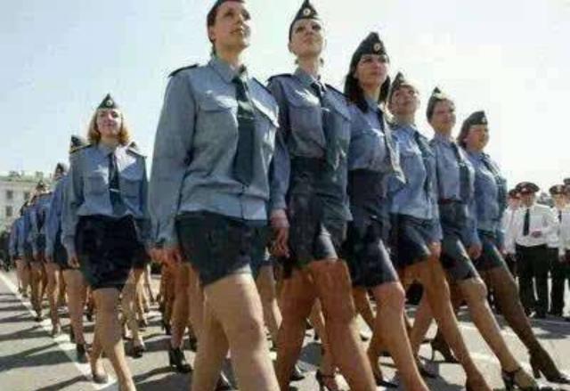 乌克兰女兵和菲律宾女兵对比,看了让人有点儿不敢相信!