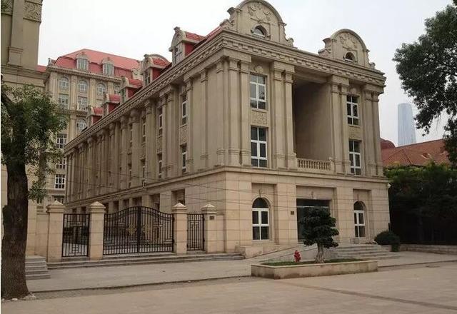 两个狐假虎威:中国如何收回奥匈帝国唯一的海