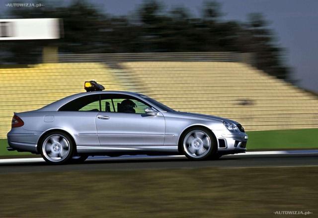 F1 安全车为什么不用超跑, 而是用奔驰 AMG?!