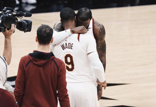 骑士前锋勒布朗-詹姆斯的生涯总得分突破3000