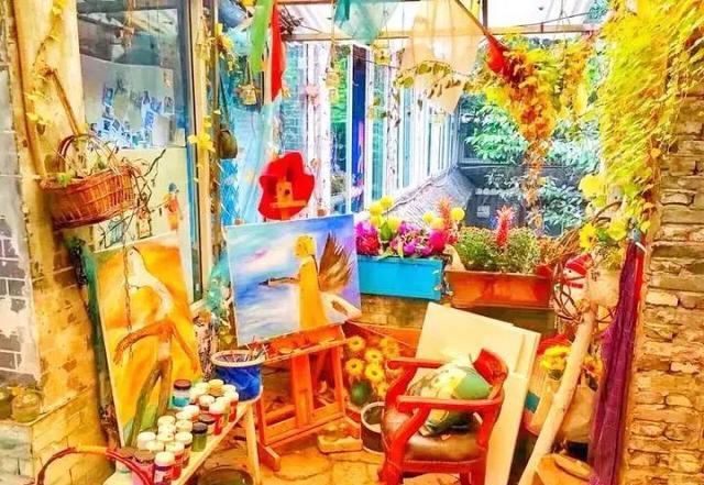 爱情的力量:大男孩为女友把鬼屋改成梦幻小窝