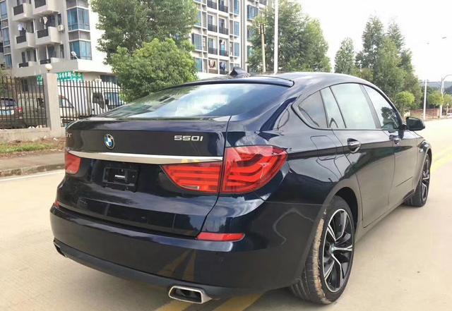 车龄5年的宝马GT550如今仅售20万,360度环绕