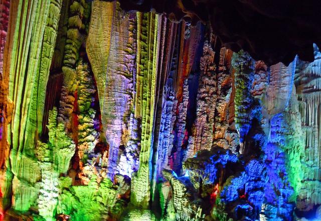 万华岩VS银子岩