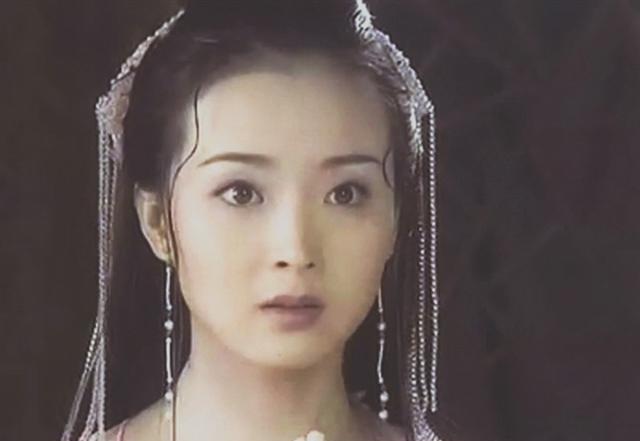 老牌美女演员,十几岁时参加一次舞蹈大赛被发掘拍广告片.