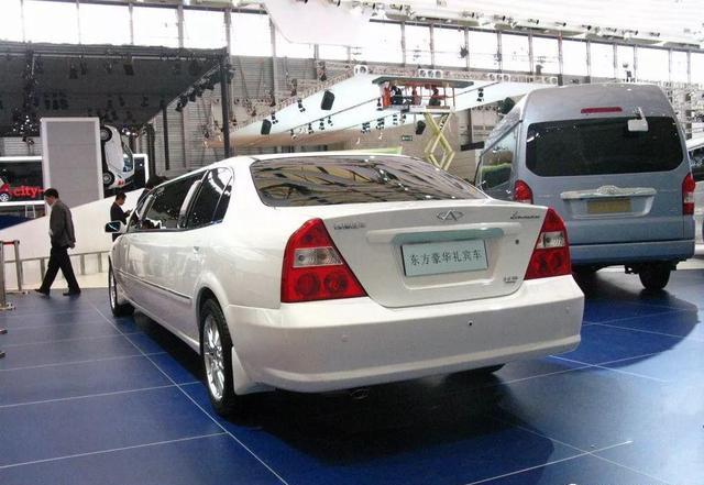 没能量产的国产加长礼宾车,车长7.5米内部如凡尔赛宫殿般奢华!